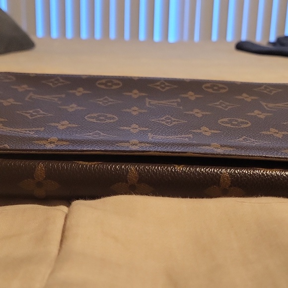 Louis Vuitton iPad holder - Picture 7 of 15